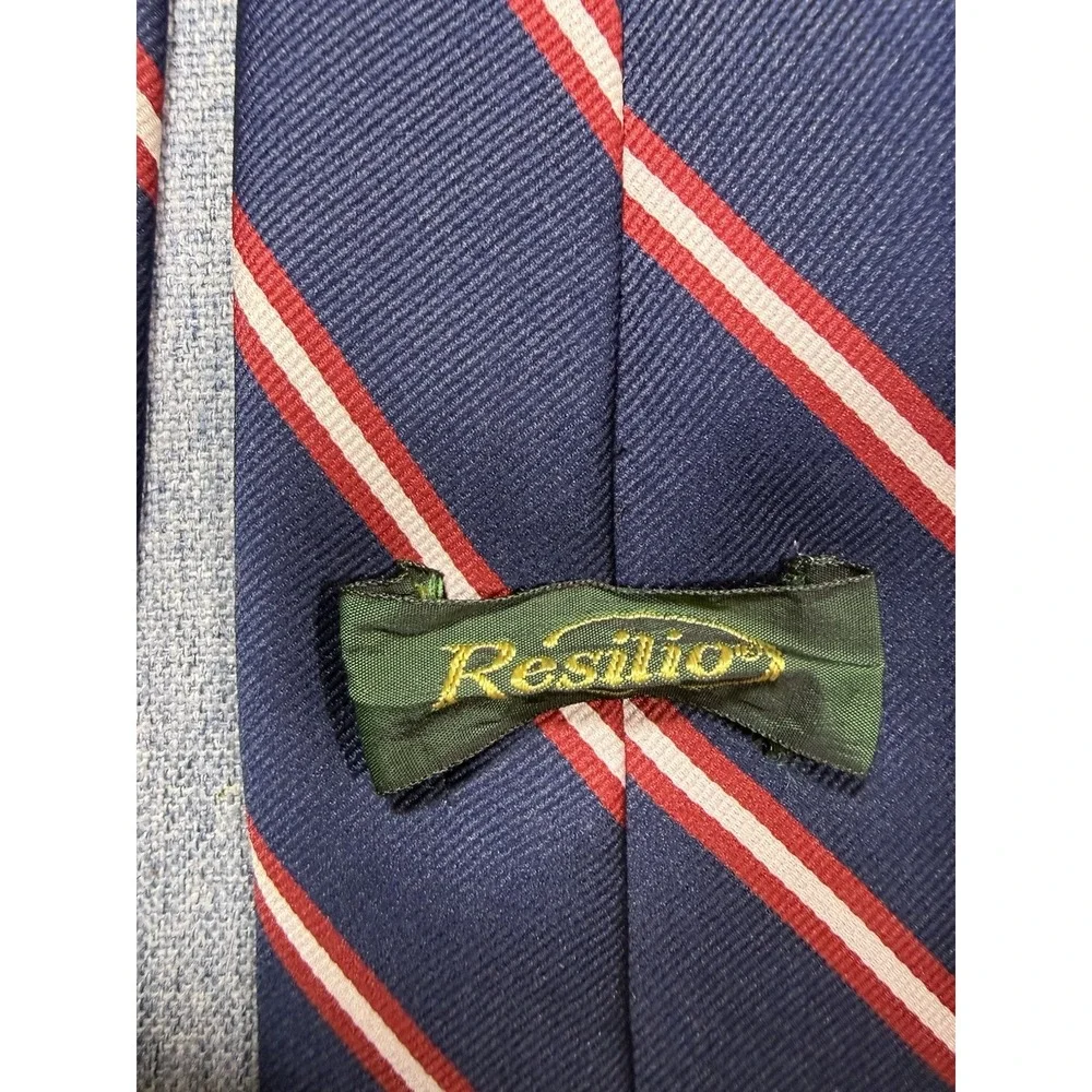 Resilio Mansours Neck Tie Navy Blue with Red Stripes Victoria's College